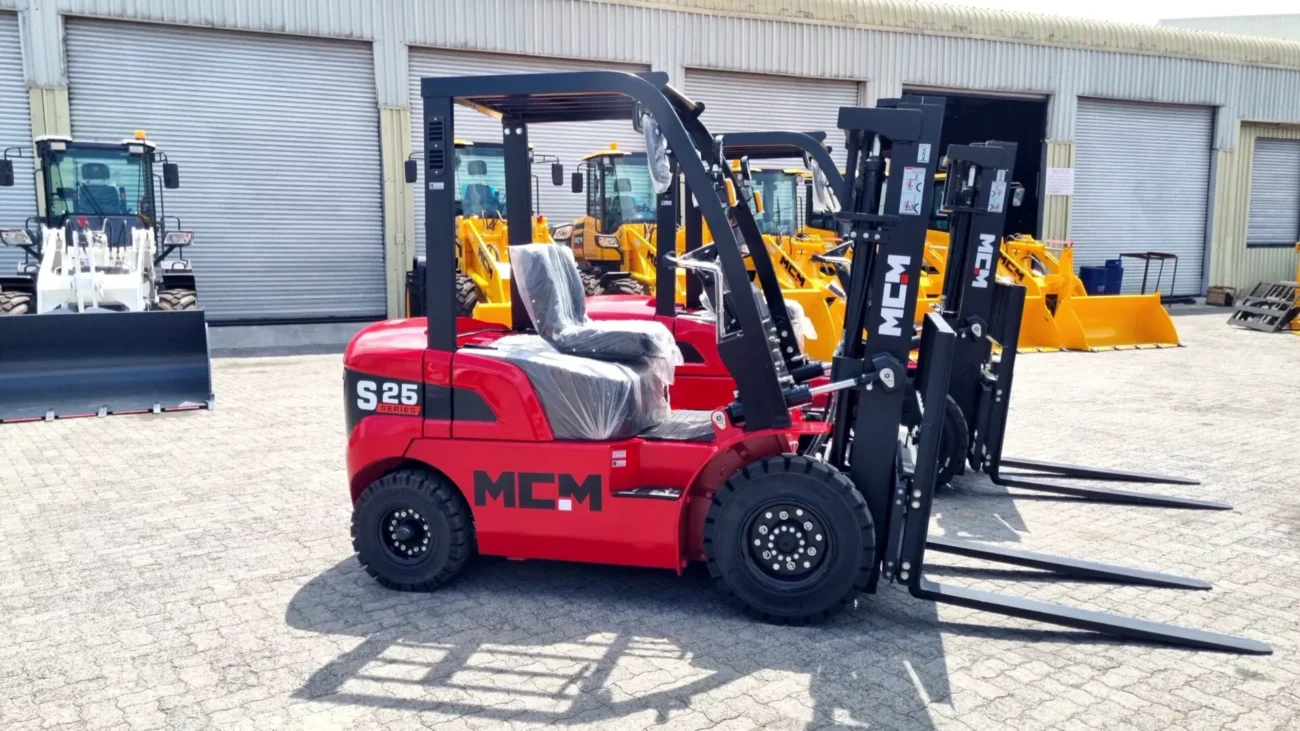 MCM S25 Forklift